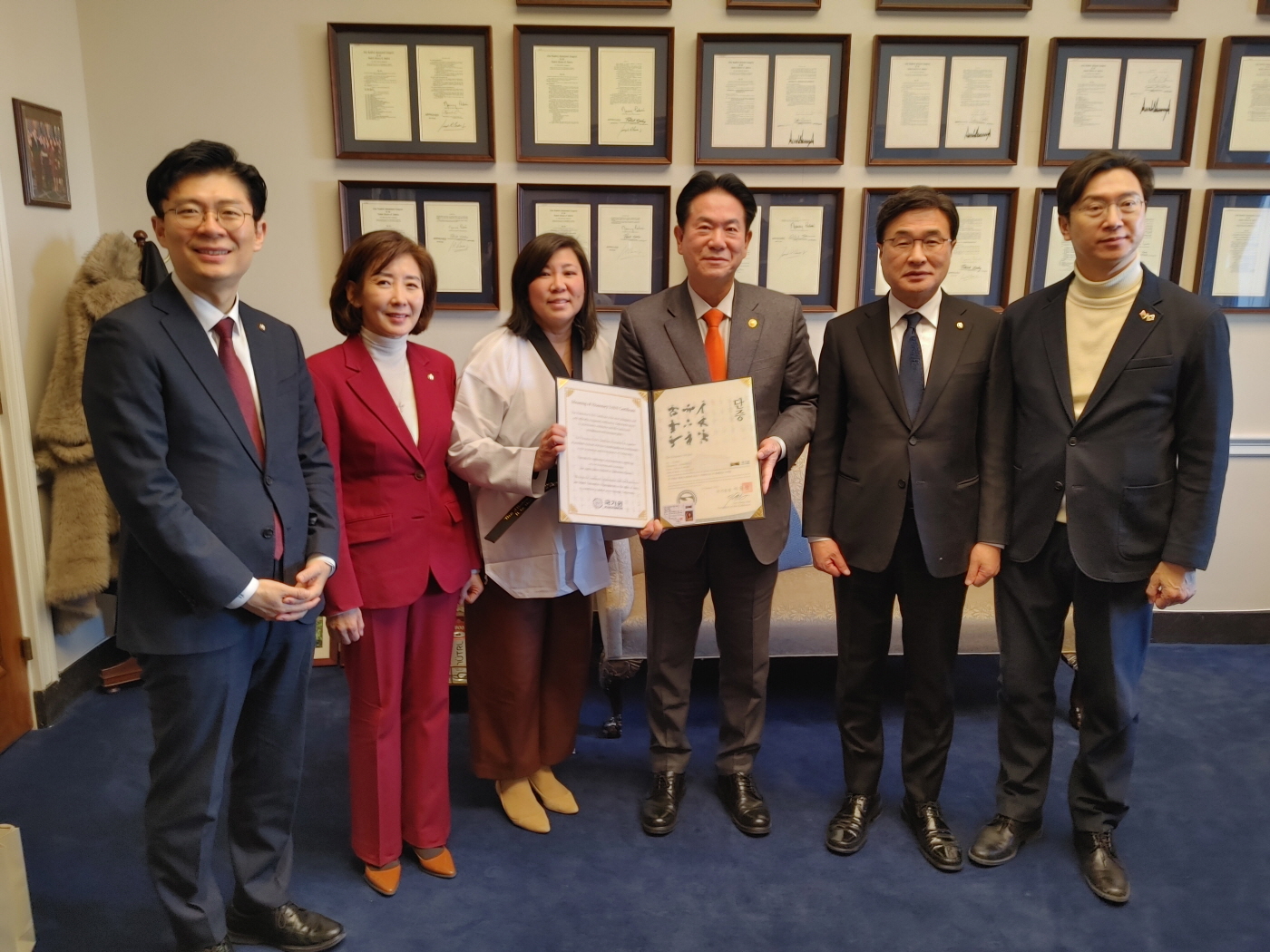 미국 하원의원 명예 단증 수여 썸네일