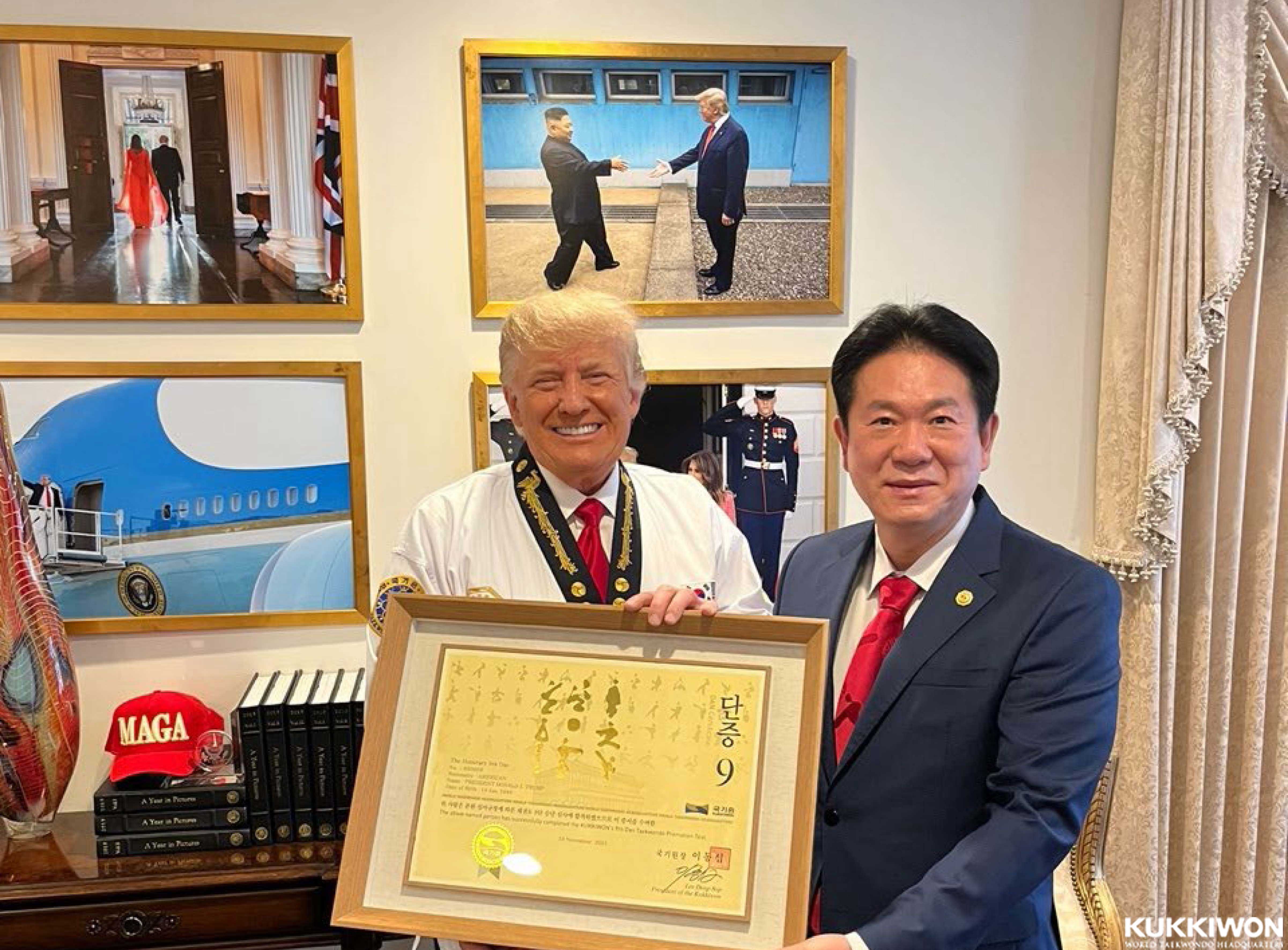 2021년 11월 19일 트럼프 전 미국 대통령에게 명예 9단을 수여했다. 